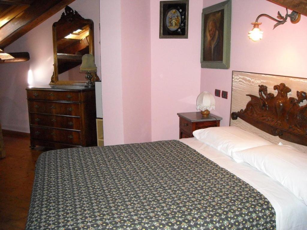 Grazzano Badoglio Albergotto Natalina الغرفة الصورة