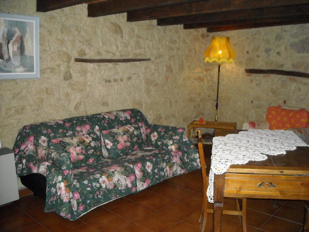 Grazzano Badoglio Albergotto Natalina الغرفة الصورة