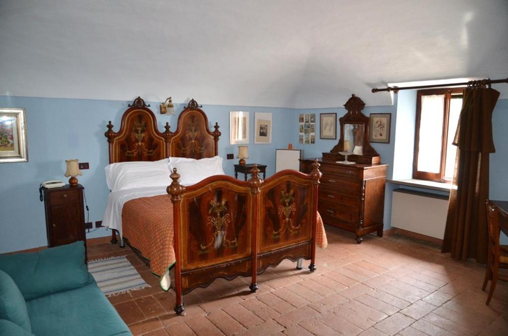 Grazzano Badoglio Albergotto Natalina الغرفة الصورة